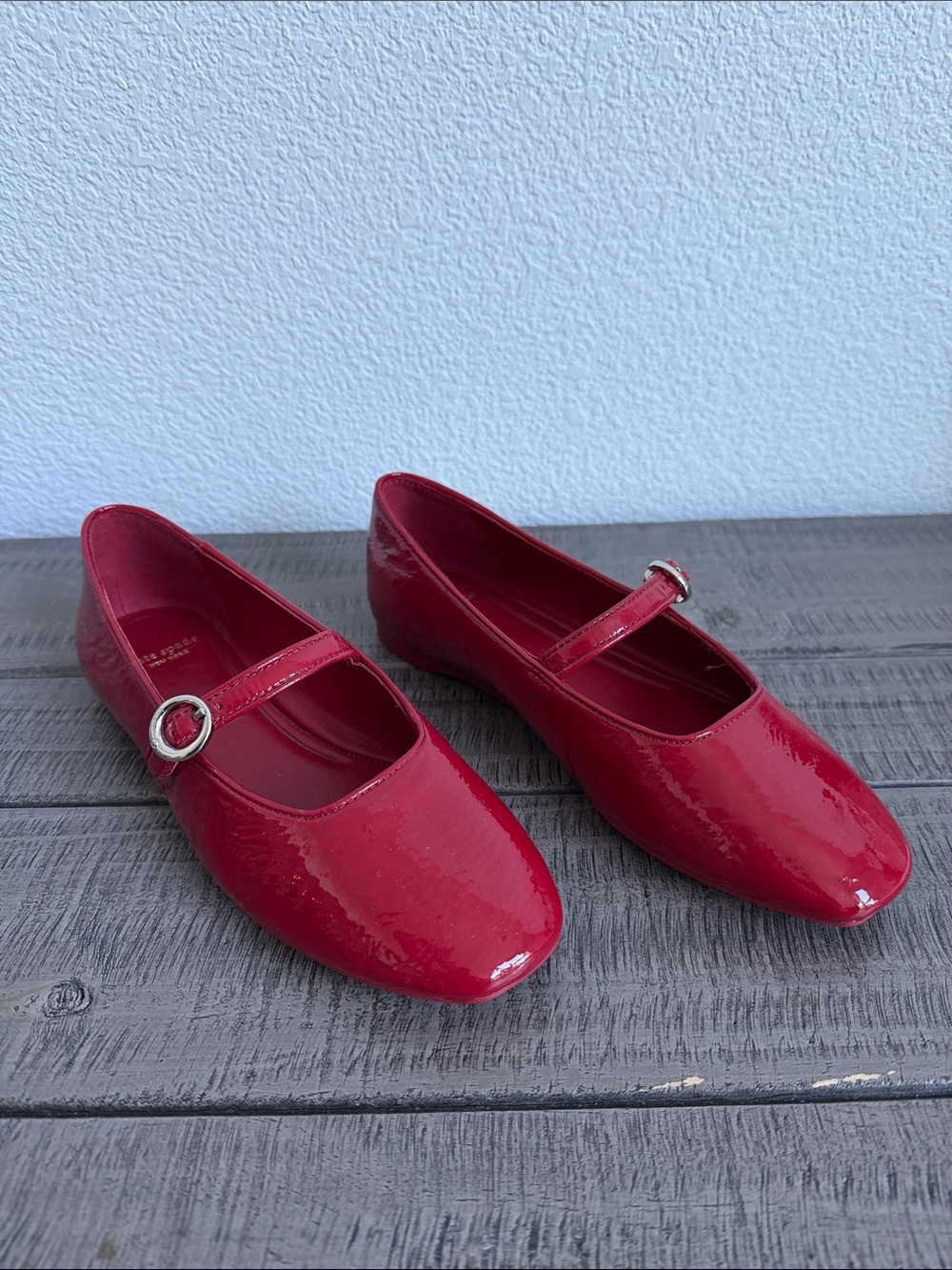 kate spade Halo Crinkled Red Patent Leather Mary Jane Flats NWOB - Picture 4 of 5